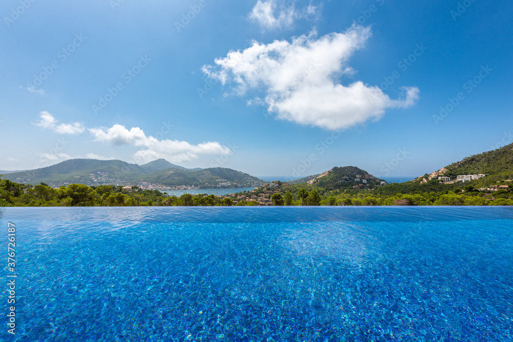 Fototapeta premium pool and mountains