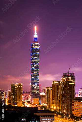 Taipei 101 building and Taipei cityscape during sunset at Taiwan