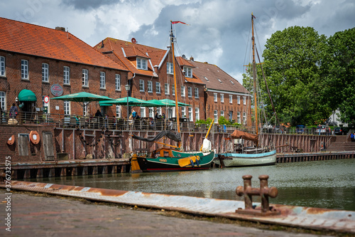 Spaziergang am Hafen und in der Stadt Hooksiel photo