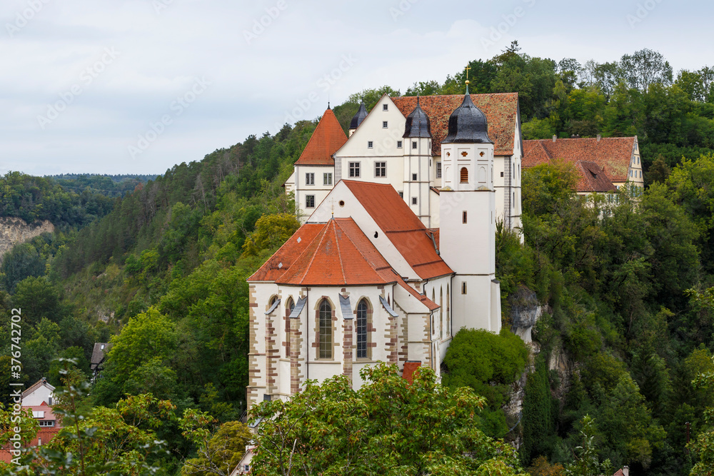 Ausblick auf Schlosskirche und auf Schloss in Haigerloch im Zollernalbkres Ausblick auf Schlosskirche und auf Schloss in Haigerloch im Zollernalbkres