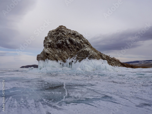 Fotografie amazing rock formation and icy winter lake baikal