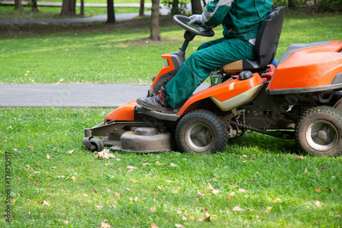 Fotografie Petrol lawn mower
