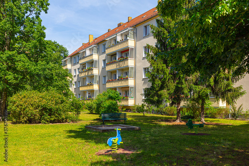 DDR Architektur, Typenbauten, Plattenbau Ostdeutschland, Fertigbauweise, Ostdeutsche Wohnsiedlung, genossenschaft, genossenschaftlich wohnen, wohnbau wohngebiet wohnsiedlung wohngemeinschaft WG photo