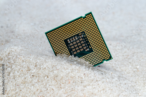 CPU unit processor on silica sand
