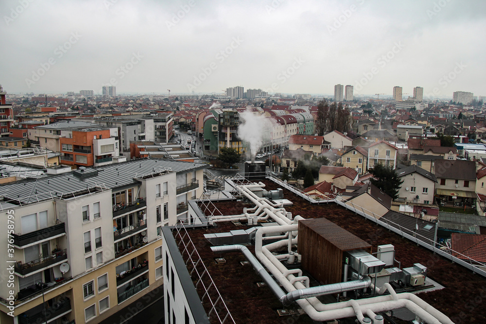Naklejka premium view of the residential paris district