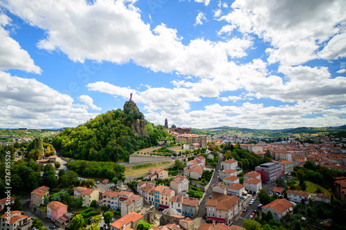 Tableau sur toile Panorama sur le Puy en Velay, Notre-Dame de France et la cathédrale depuis l'église Saint-Michel d'Aiguilhe