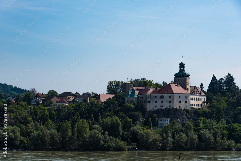 Schloss im Strudengau an der Donau