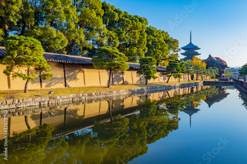 Japan, Kyoto. Higashi-Honga...