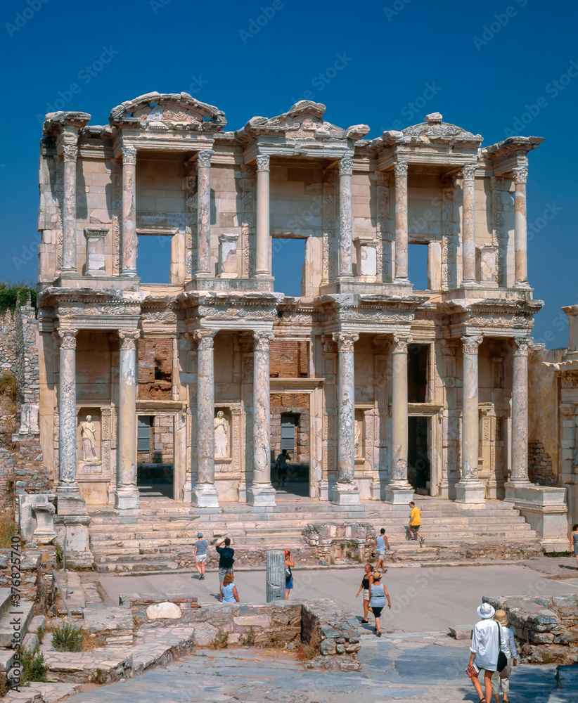 Anike, Bibliothek von Ephesus, Turkey