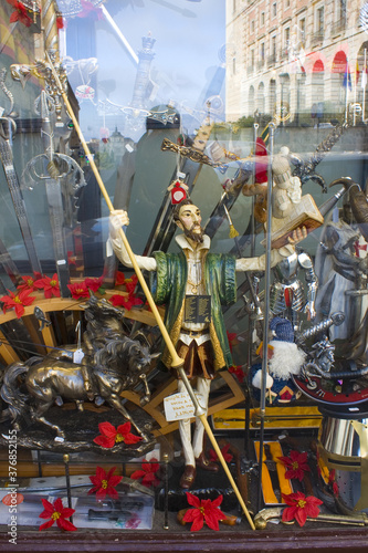 Souvenir sculptures for sale in Toledo