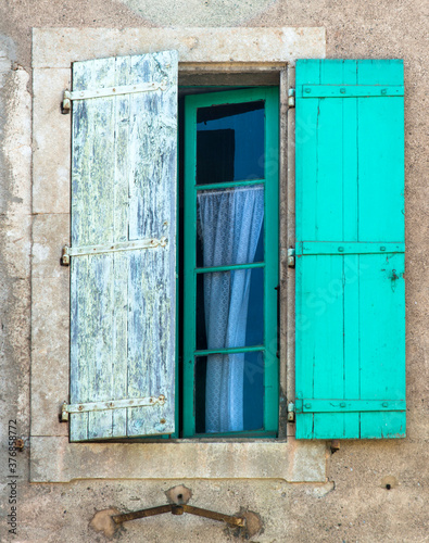 Fenêtre ouverte à Homps, France © Jorge Alves