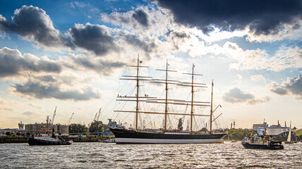 Fototapete Peking Viermastbark Peking im Hamburger Hafen  © LHJ PHOTO