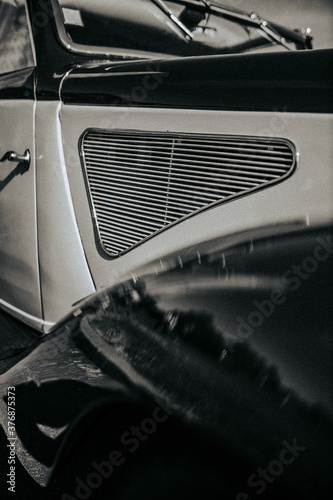 Vieille voiture vintage - Old vintage car