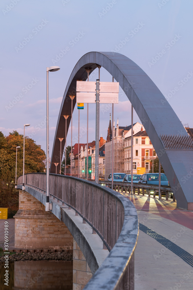 Fototapeta premium Weserbrücke von Minden, NRW, Deutschland