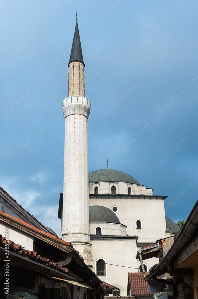 Gazi Husrev-beg Mosque and minaret, the largest historical mosque in Bosnia, Bascarsija old bazar, Sarajevo, Bosnia and Herzegovina