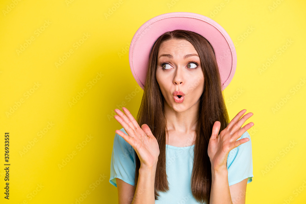 Photo of astonished girl look copyspace impressed wonderful novelty wear casual style clothes isolated over shine color background Photo of astonished girl look copyspace impressed wonderful novelty wear casual style clothes isolated over shine color background
