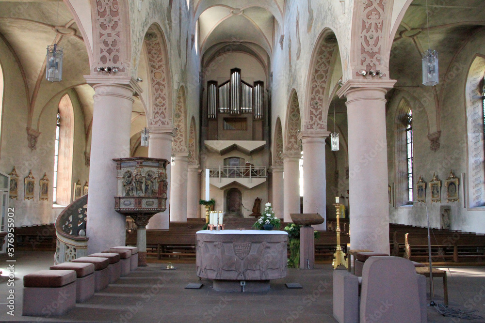 Kirchenschiff der Kirche St. Georg in Bischofsheim. Unterfranken, Deutschland, Europa