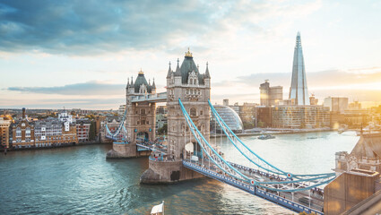 Fotobehang Tower Bridge Iconische Tower Bridge in Londen  © Iakov Kalinin