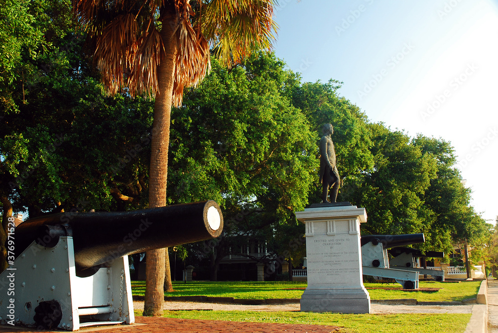 Obraz premium White Point Gardens honors the Confederate soldiers in Charleston South Carolina