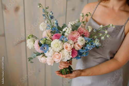 bride holding bouquet