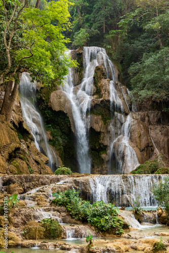 Fototapeta Naklejka Na Ścianę i Meble -  Kuang si waterfall , laos.