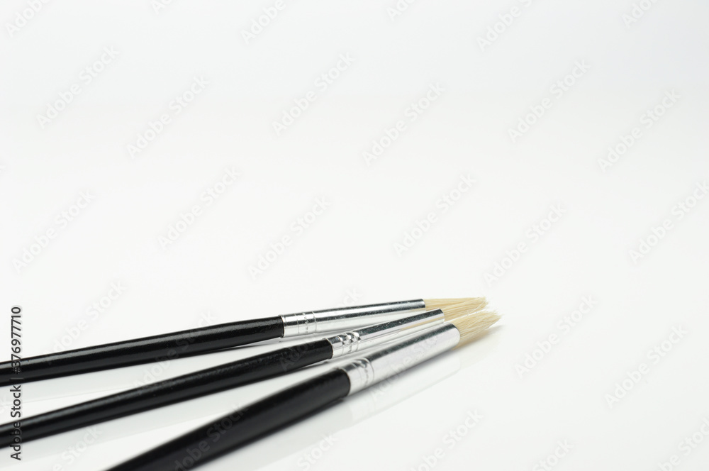 Image of three fine stroke brushes Image of three fine stroke brushes