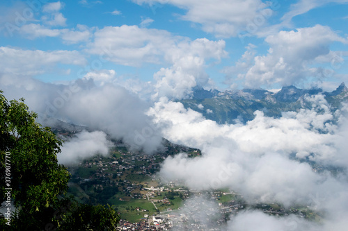 Nuage - ciel brouillard , montagne de Veysonnaz Suisse © nada12