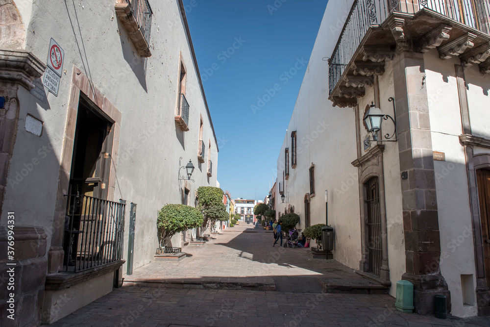 Calles céntricas de Querétaro, Mexico
Querétaro es considerada la ciudad industrial del centro del país. Su arquitectura es colonial.