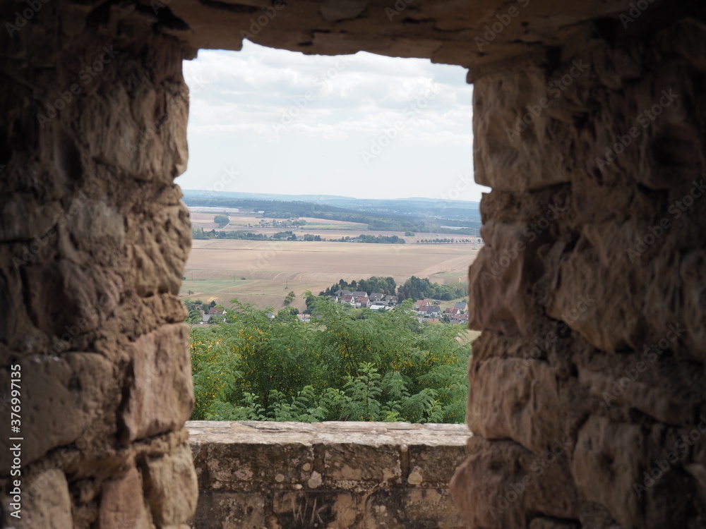 Fototapeta premium Burgruine Felsberg – Teufelsburg - Burgruine Neufelsberg, Neufilsberg bei Saarlouis-Überherrn
