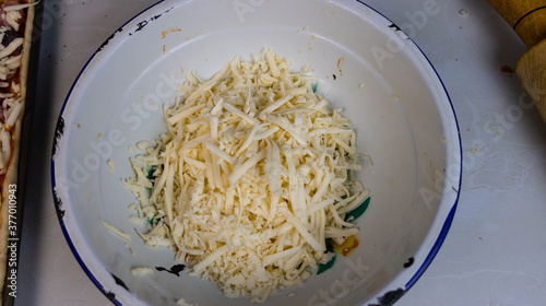 grated parmesan cheese for making pizza