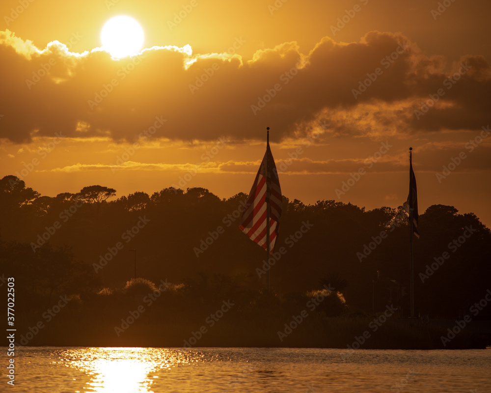 Obraz premium sunset over the city