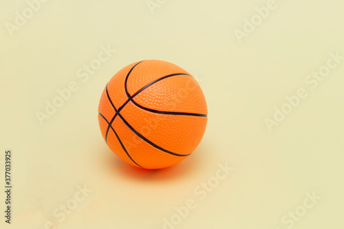 バスケットボール, スポーツ, ボール, おもちゃ, 子供, 円形, 球, 円, 黄色, オレンジ, 運動, 備品