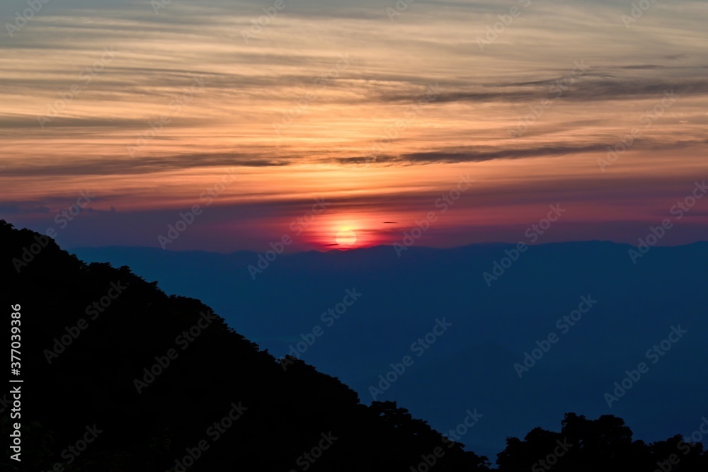 伊吹山から見た夏の夕日の情景＠滋賀
