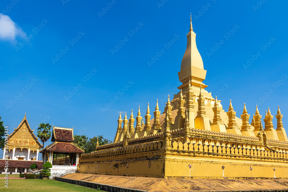 Naklejka premium Phra That Luang Landmark and Travel Destinations in Vientiane, Laos