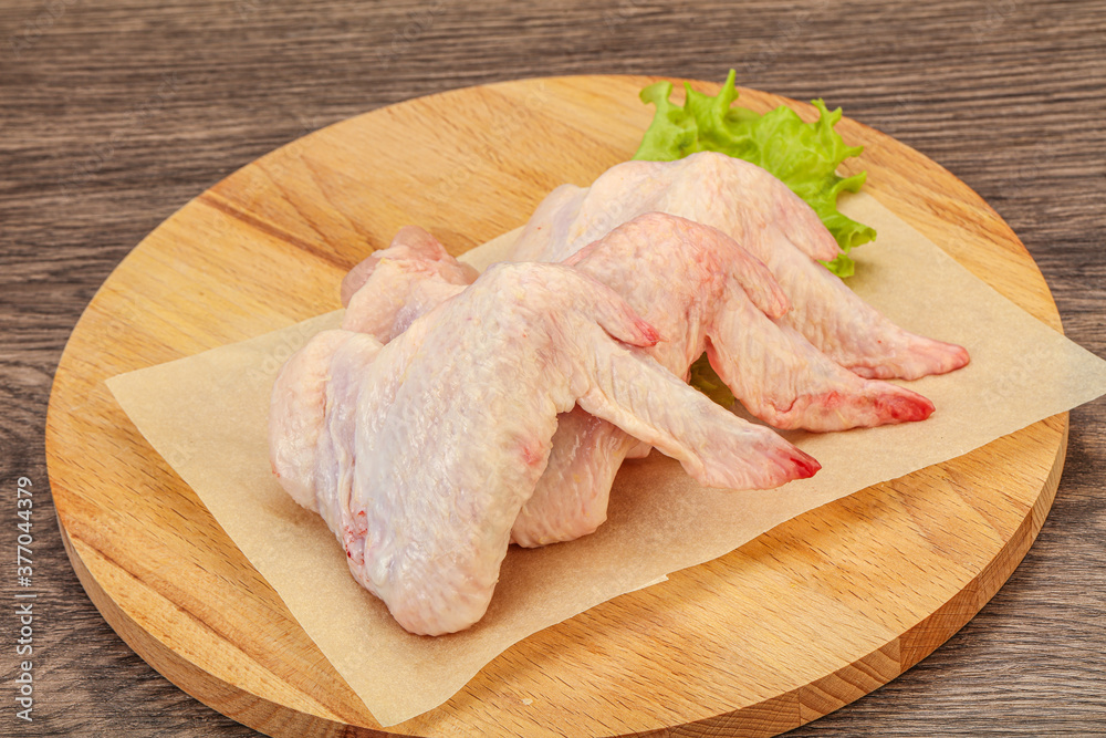 Raw chicken wings for cooking