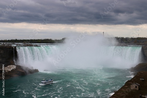Fototapeta Naklejka Na Ścianę i Meble -  Niagara Falls - Canada