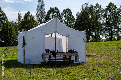 field soldier camp with guns and household items 1812 © константин константи