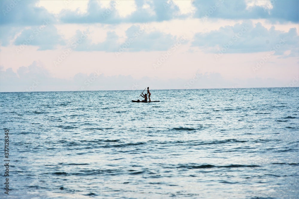 Naklejka premium Floating in the distance