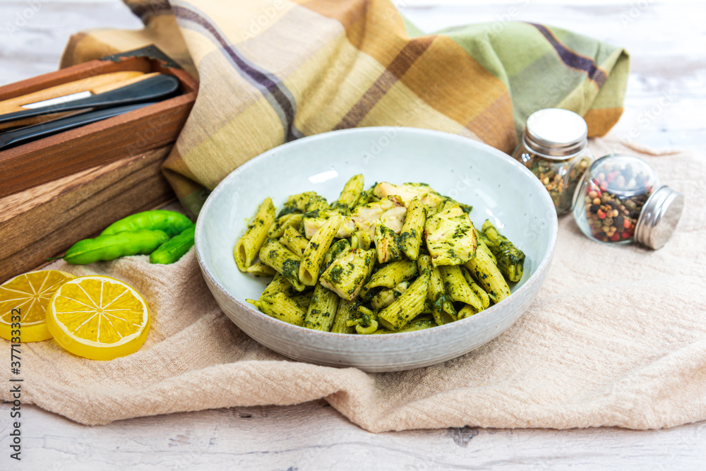 Penne with Chicken and Pesto Sauce Penne with Chicken and Pesto Sauce