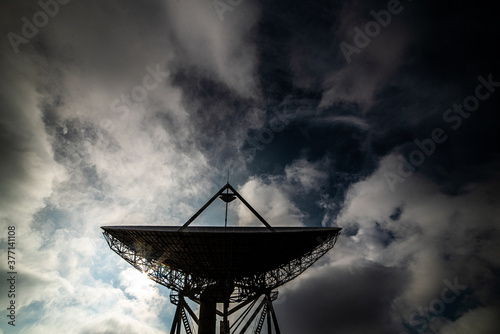 Fototapeta Naklejka Na Ścianę i Meble -  Radiotelescope antenna in maintenance during the day