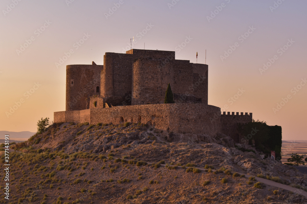 Castillo en Cerro Calderico en Consuegra (Toledo)  España
Castle in Cerro Calderico in Consuegra (Toledo)  Spain