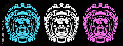Spaceman skull. Modern space logo. Monochrome emblem.