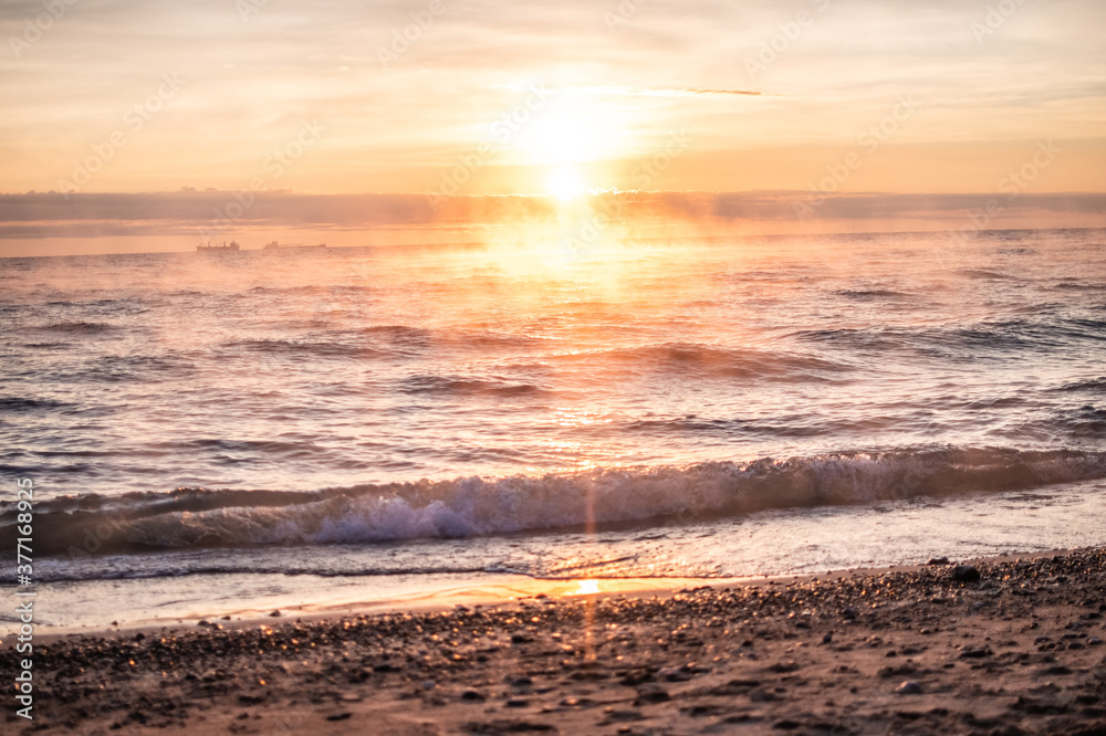 Fototapeta premium Lake Huron Sunrise with Fog