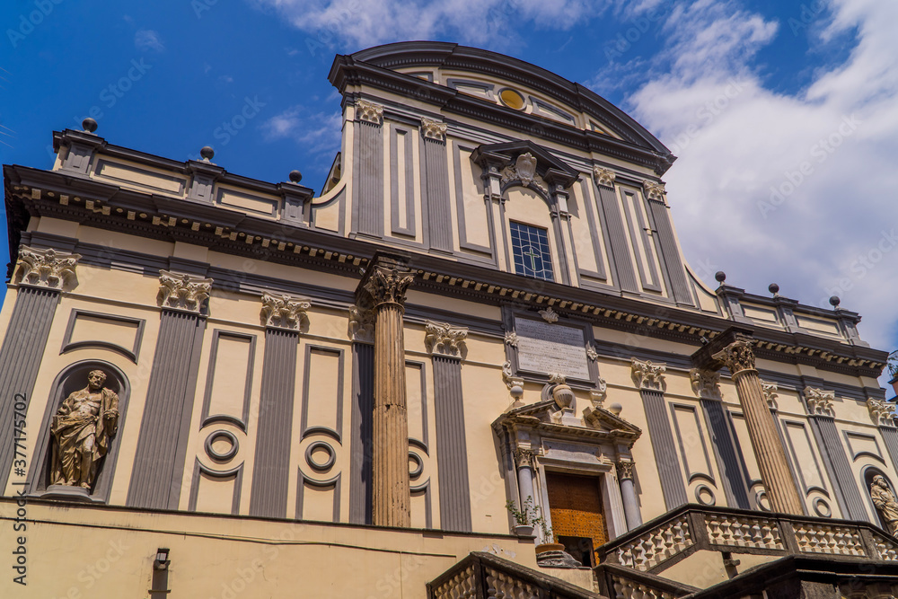 Obraz premium Front view of Basilica di San Paolo Maggiore in the historic center of Naples, Italy