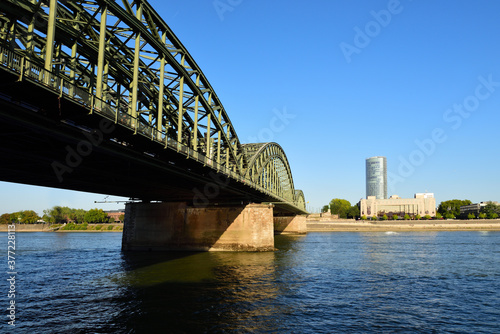 Kölner Dom und Hohenzollernbrücke in Köln, Deutschland