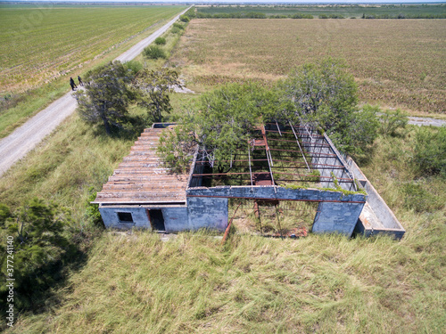 Bodega abandonada en San Fernando, Tamaulipas, México, dónde se registró la masacre de 72 migrantes el 22 de agosto de 2010, a manos de miembros de un cártel del narcotráfico. photo