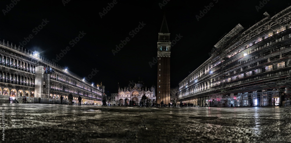 Fototapeta premium Romantic pictures of Venice and its lagoon Italy