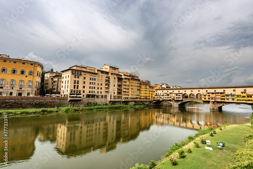 Ponte Vecchio  Old Bridge  and the River Arno  Florence downtown  UNESCO world heritage site  Tuscany Italy  Europe