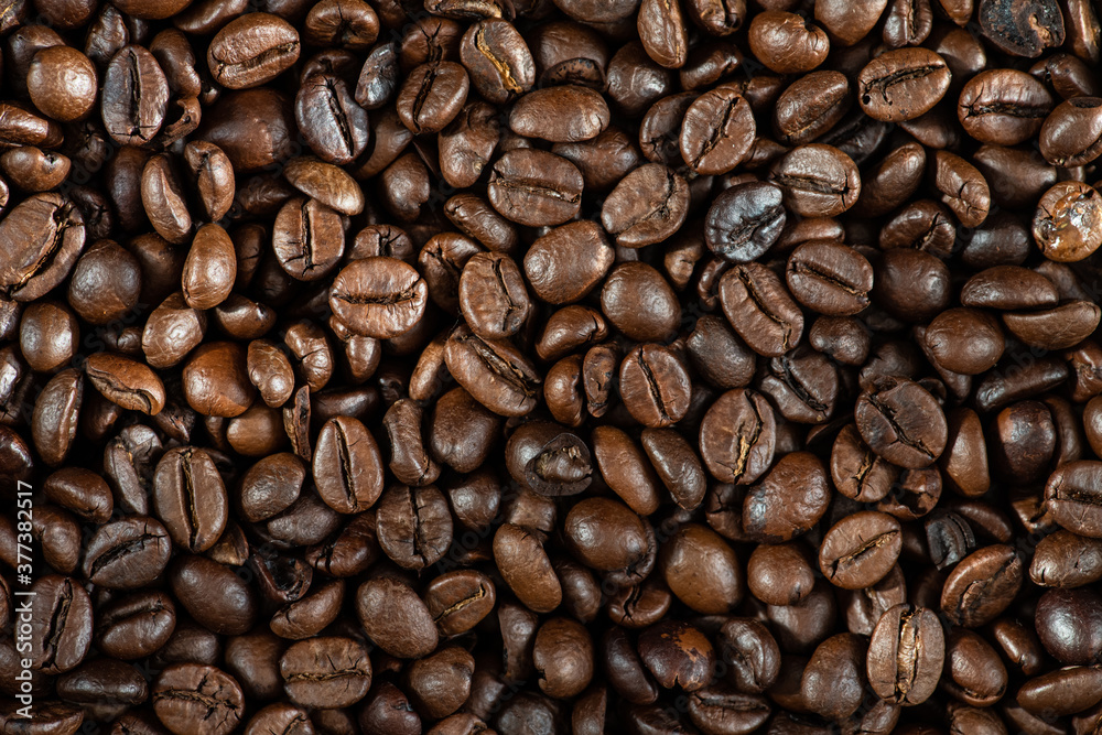 Fototapeta premium Nice close up shot of coffee beans in day light food photography