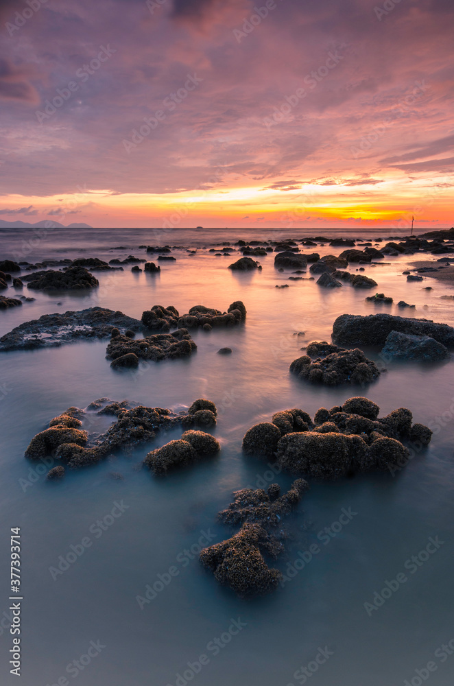 Obraz premium sunset over the sea